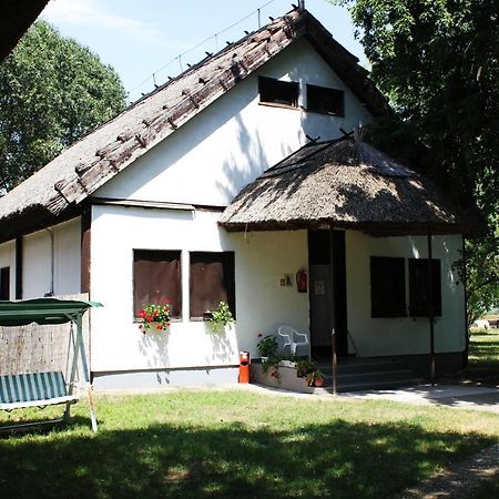 Patkós Motel Tiszafüred Exterior foto